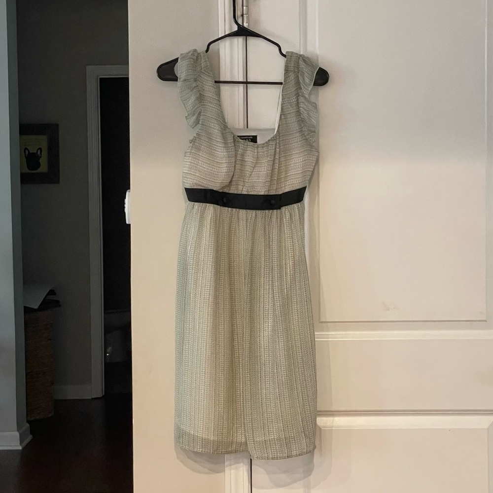 Sundress with rounded neckline. A Line. Size 4 from Essentials by ABS